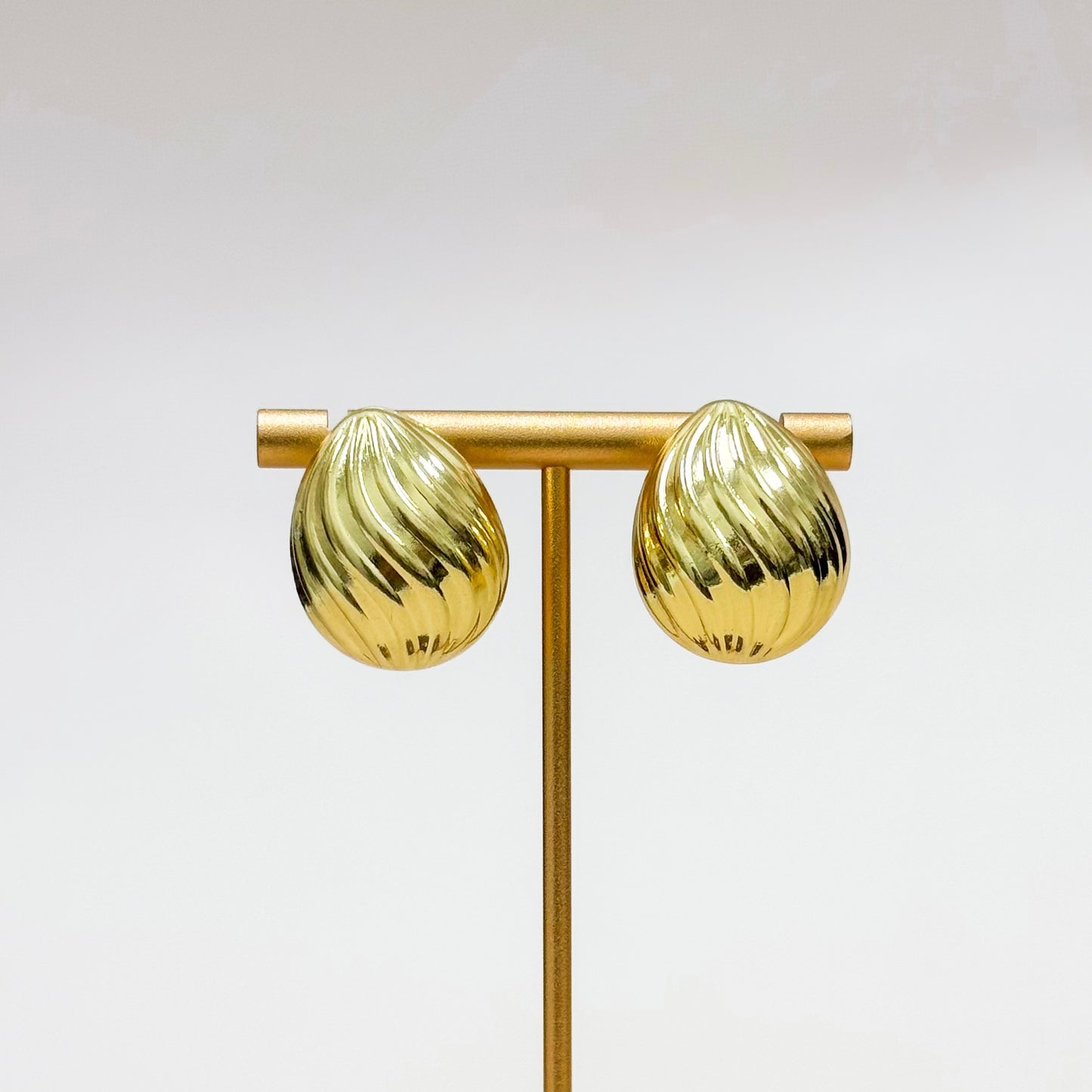 The Solara Dome Studs