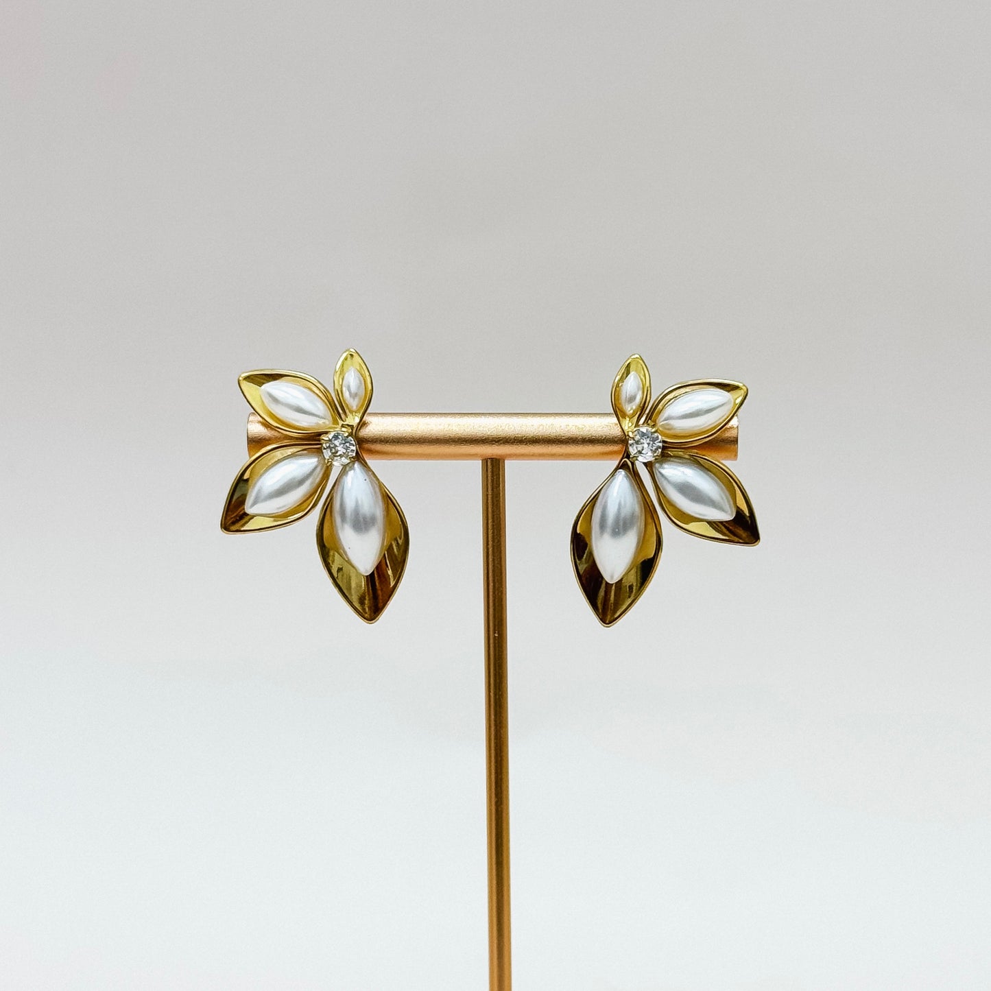 Blooming Pearl Petal Earrings