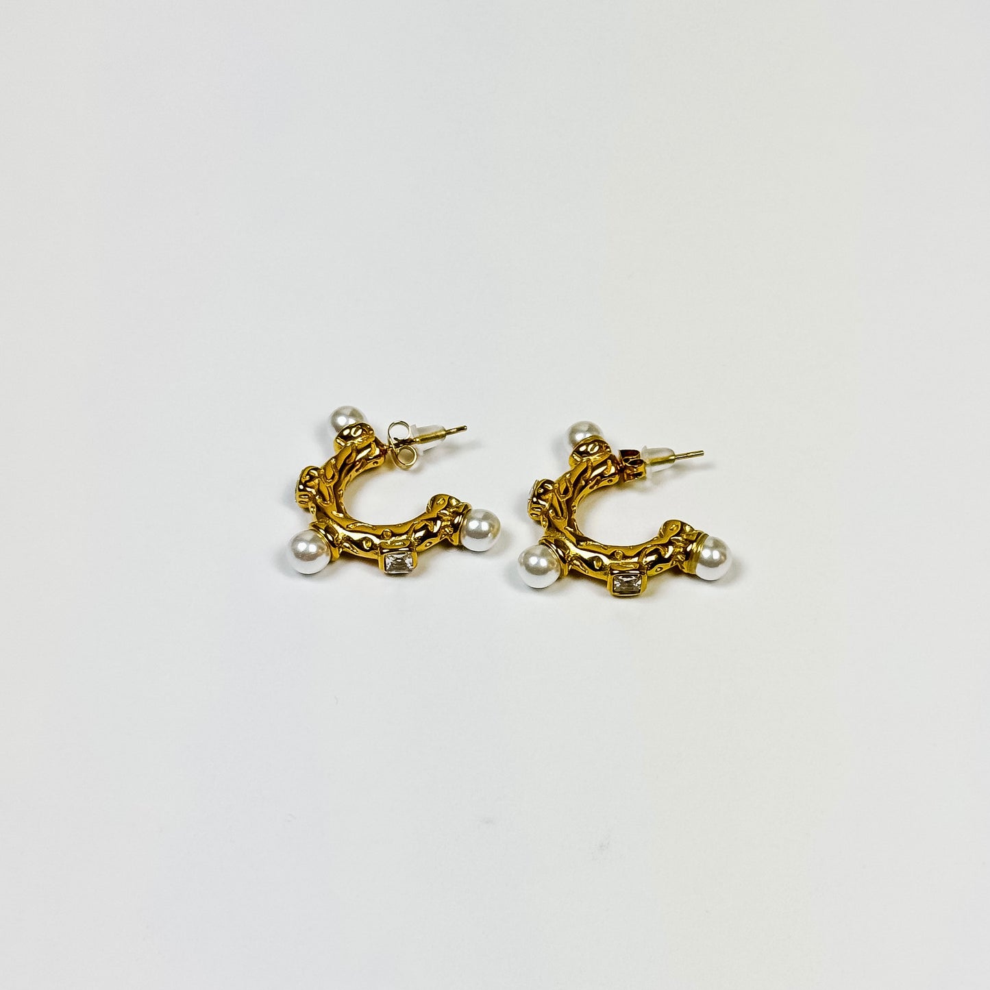 Barona Pearl Earring