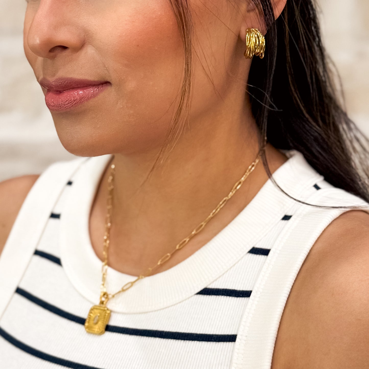 Elva Hoops