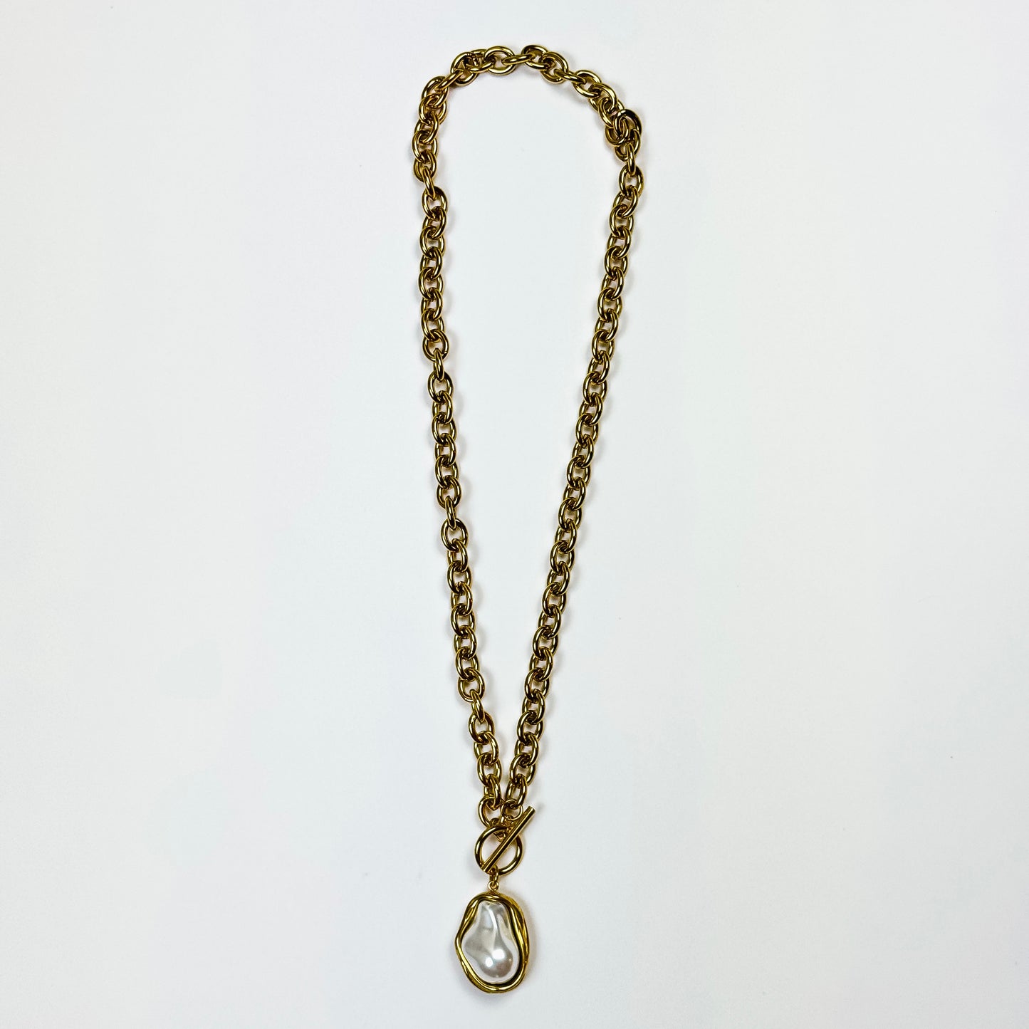 Lustre Pearl Pendant Necklace