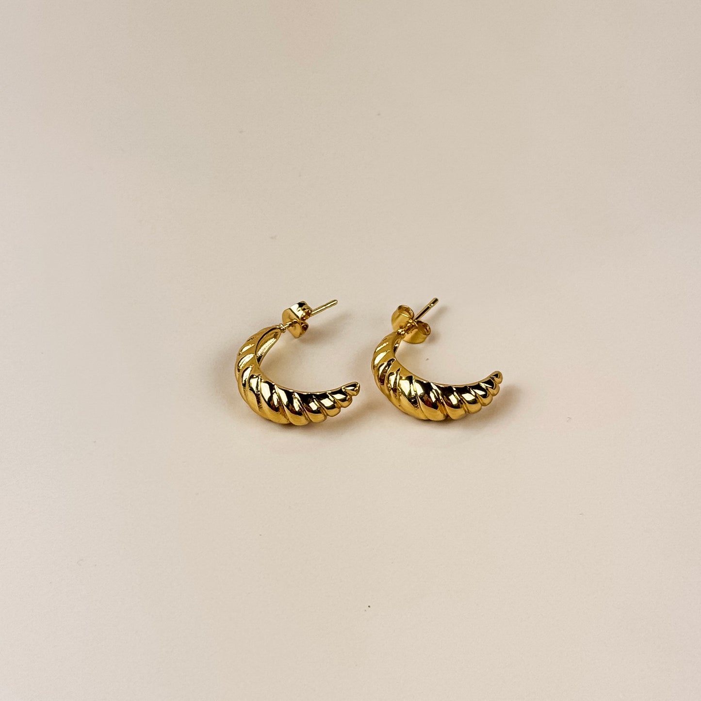 Lunara Hoops