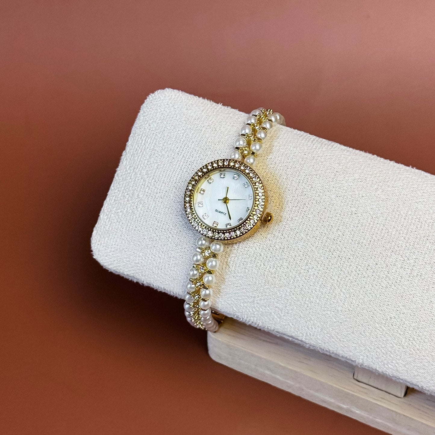Pearl Elegance Gold Watch
