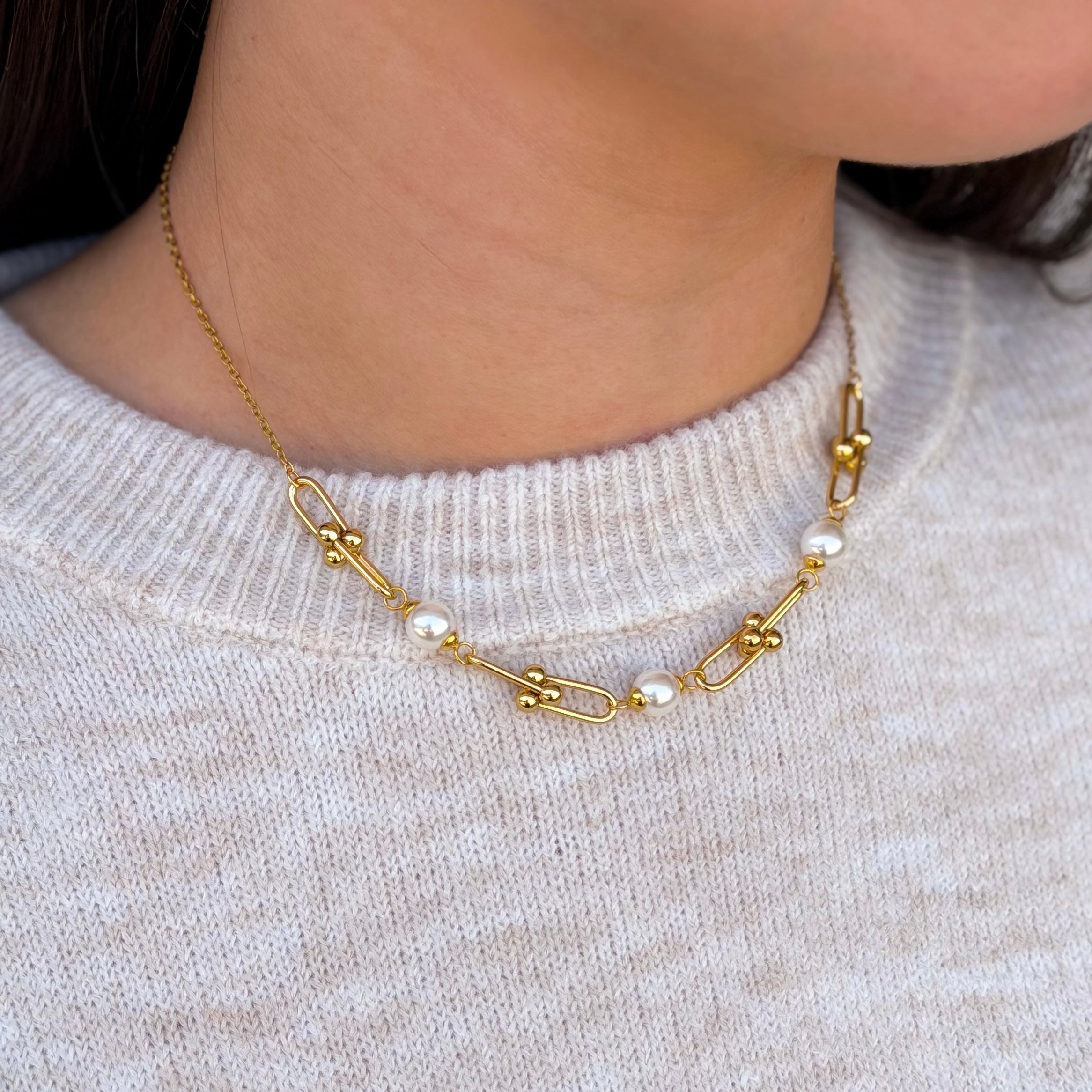 Linked Pearl Necklace