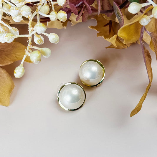 Dome Pearl Stud Earrings