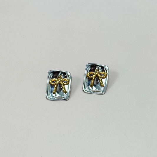 Prim Bow Studs