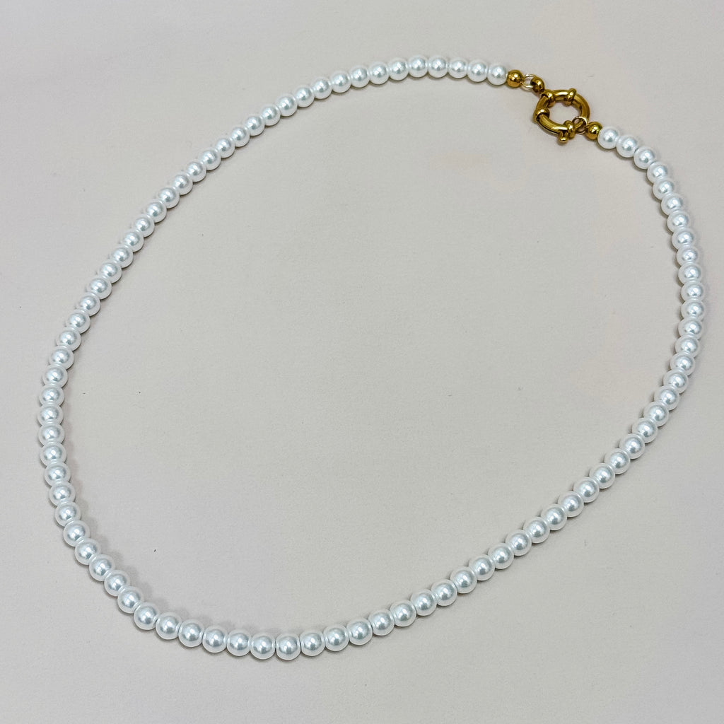 The Classic Pearl Choker