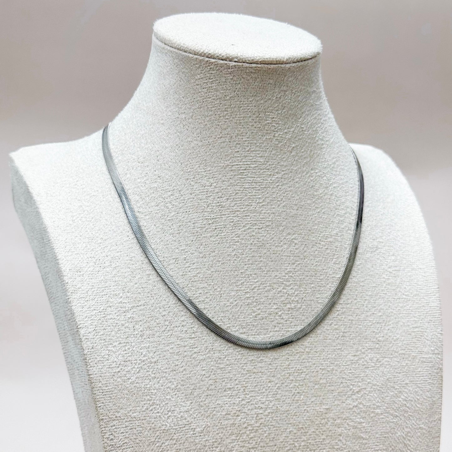 The Isla Herringbone Necklace – Silver