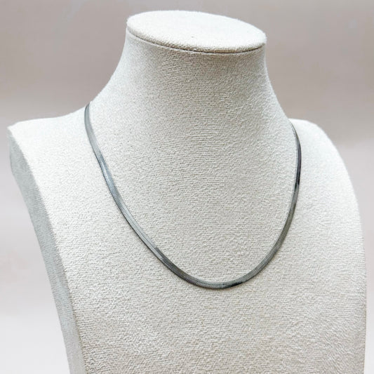 The Isla Herringbone Necklace – Silver