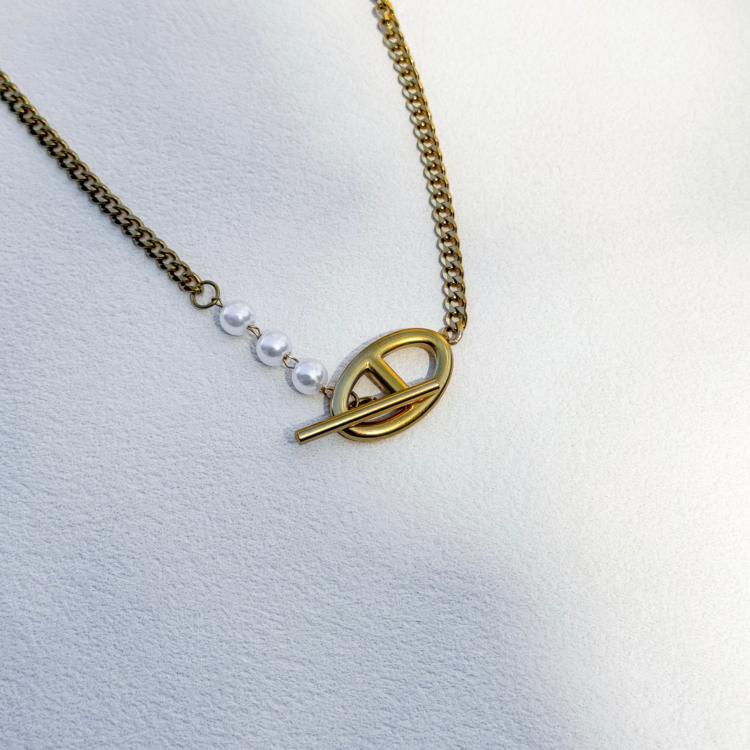 Valora Pearl Toggle Necklace