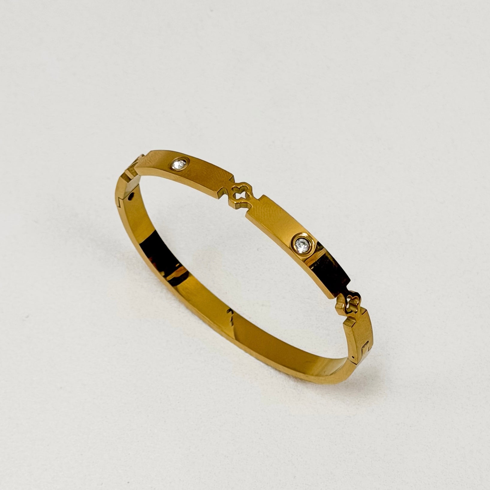 The Everline Crystal Bangle