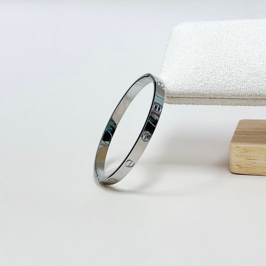 The Everlock Screw Bangle
