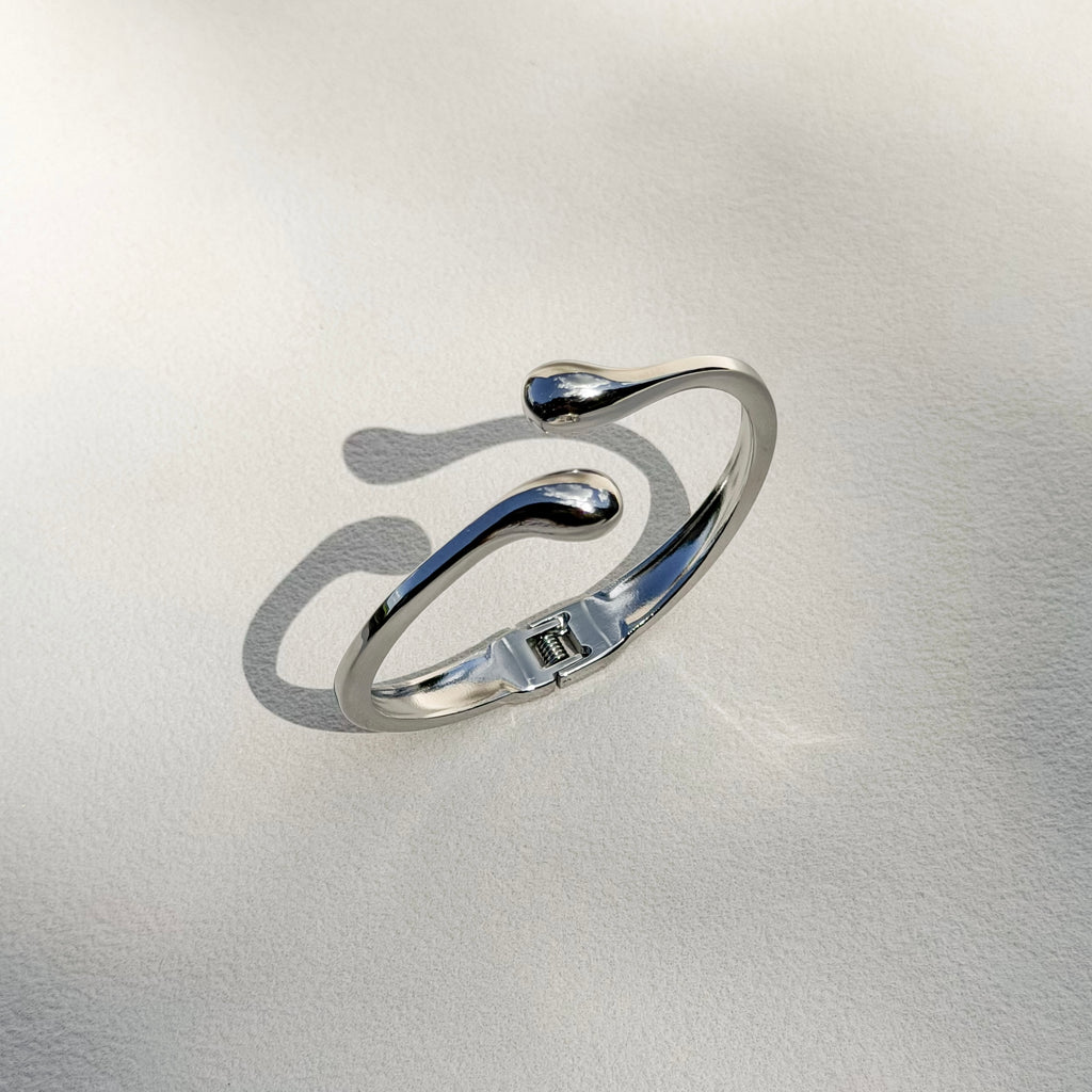 The Sculpted Flow Bracelet