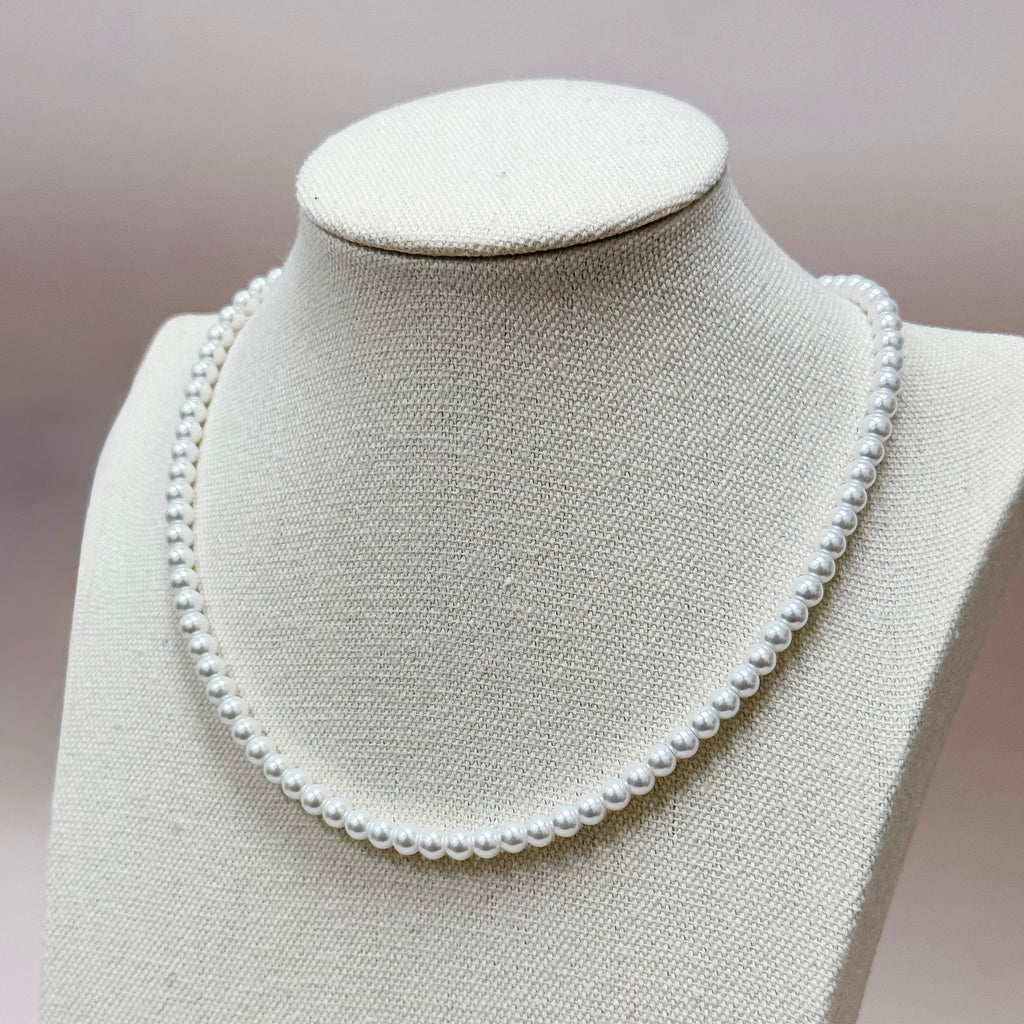The Classic Pearl Choker