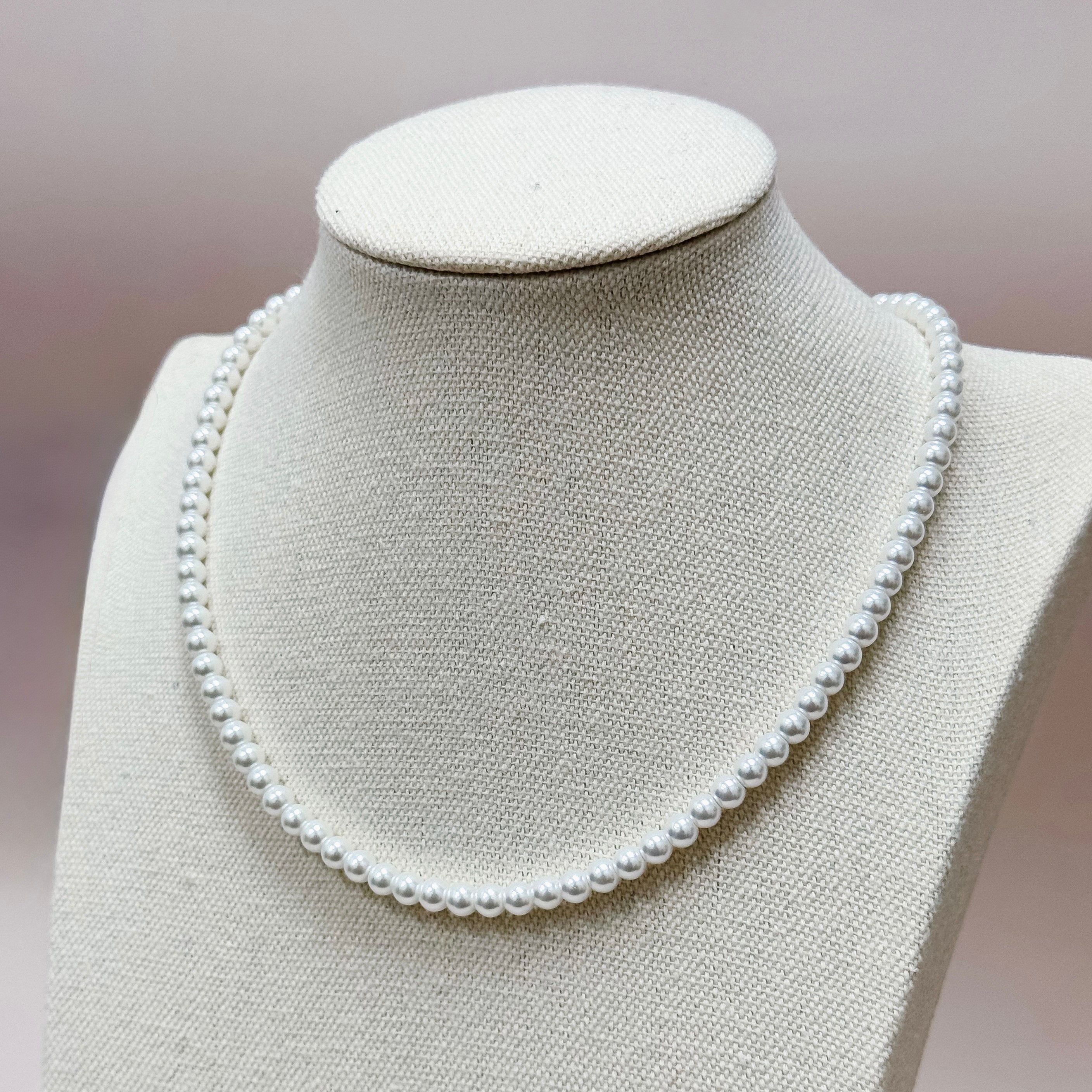 The Classic Pearl Choker