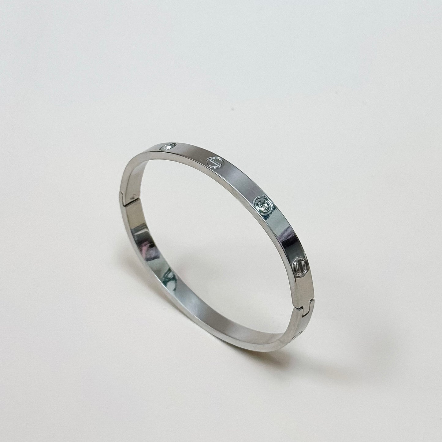 The Lumière Screw Bangle