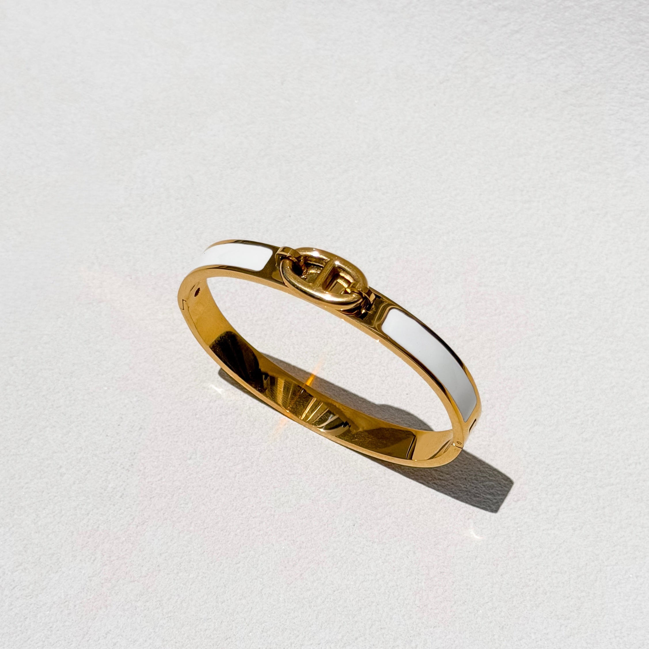 The Amora Knot Bangle