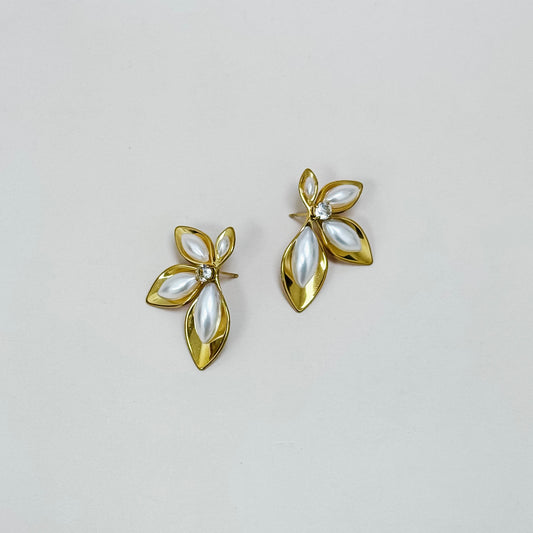 Blooming Pearl Petal Earrings